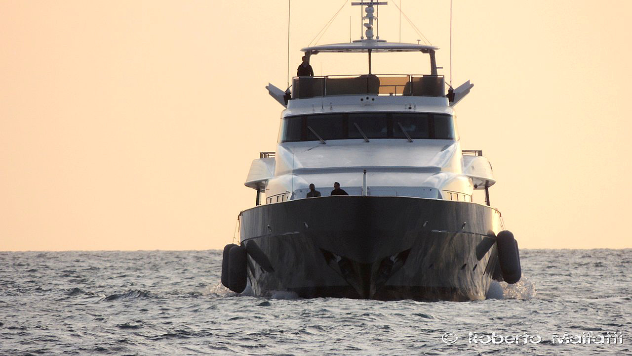 50m Benetti - Photo Roberto Malfatti.jpg