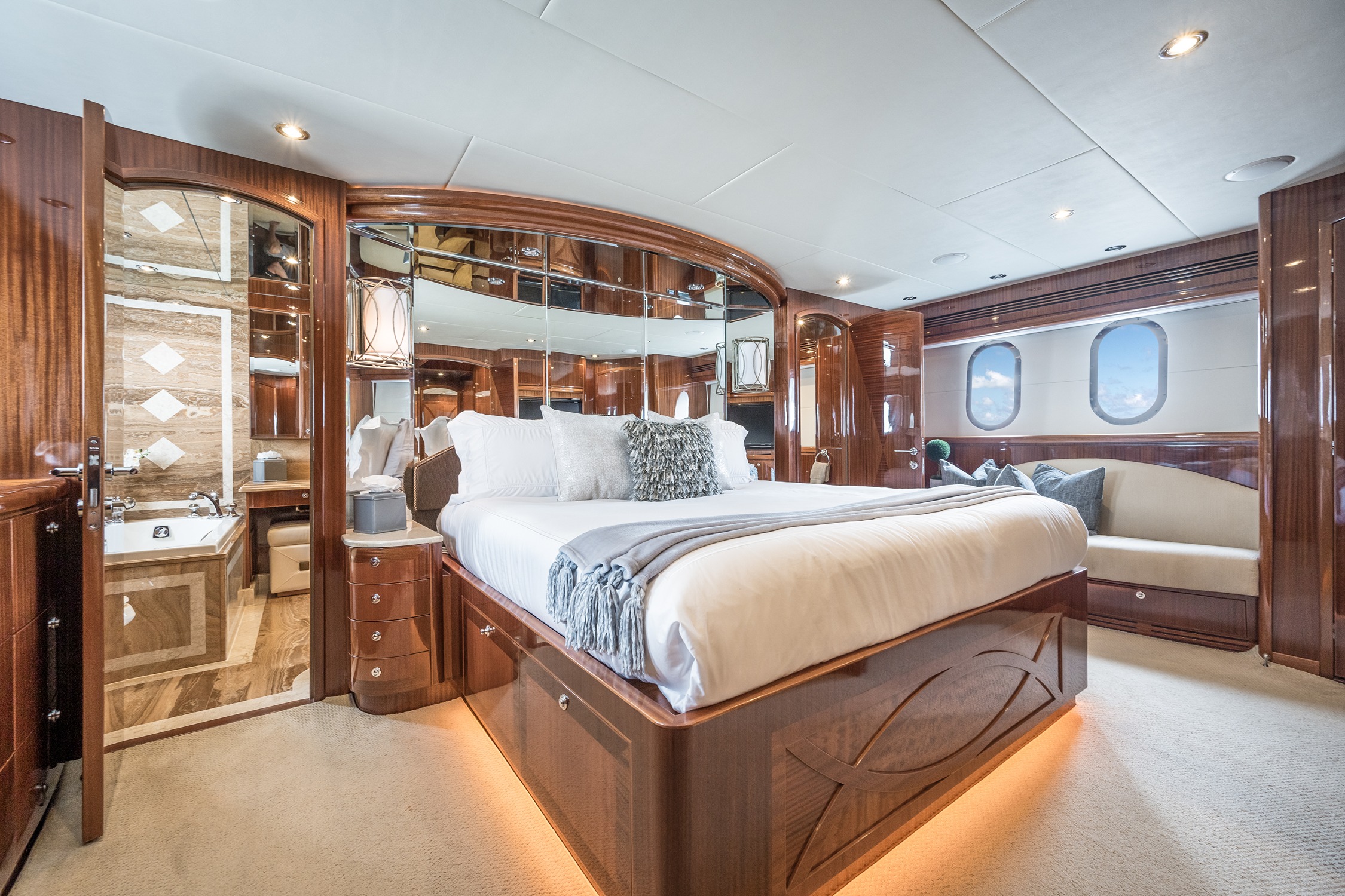8. King Master Stateroom.jpg