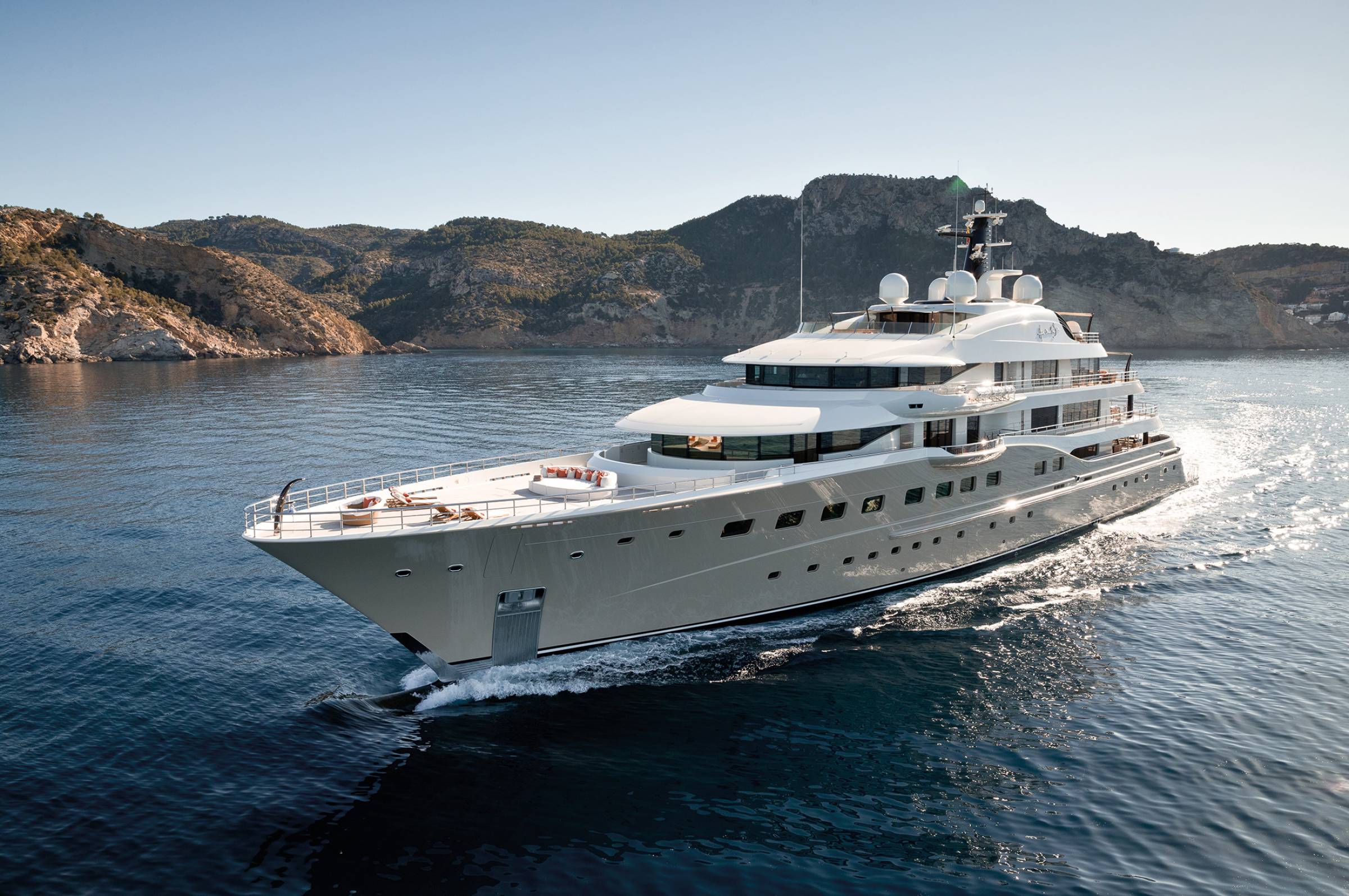 AMELS 272 Limited Edition - underway, Mediterranean.jpg