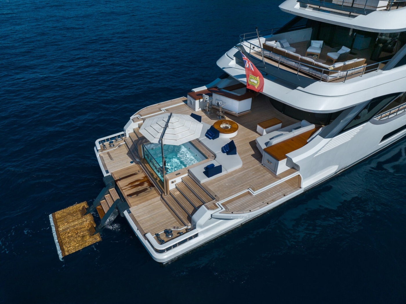Aft Deck Relaxation Area 02.jpg