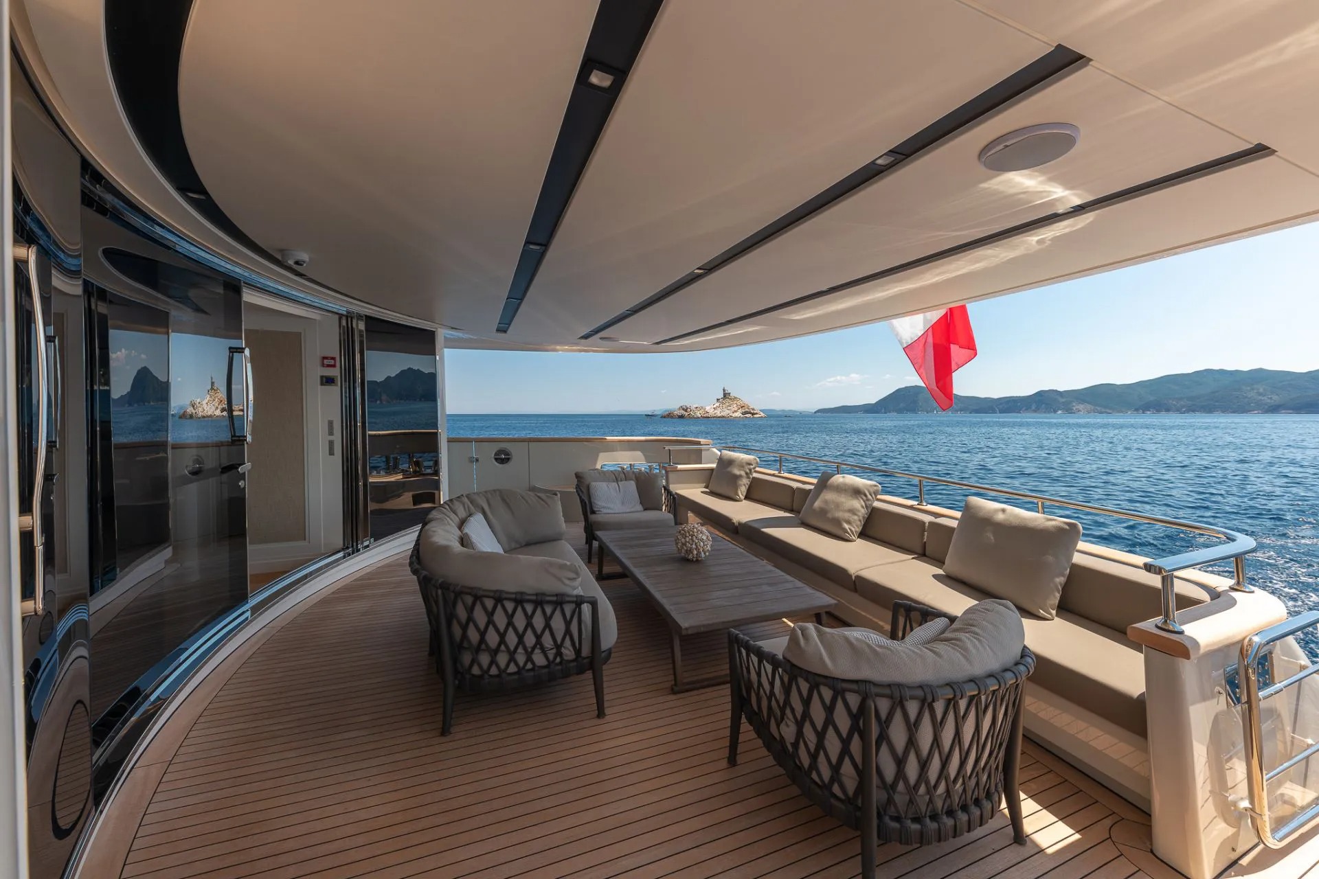 Aft deck living area.jpg