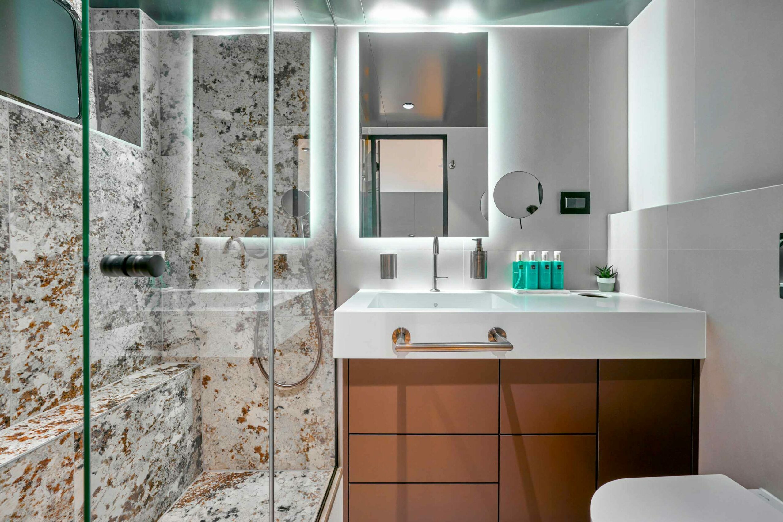 Anetta convertible portside cabin toilet.jpg