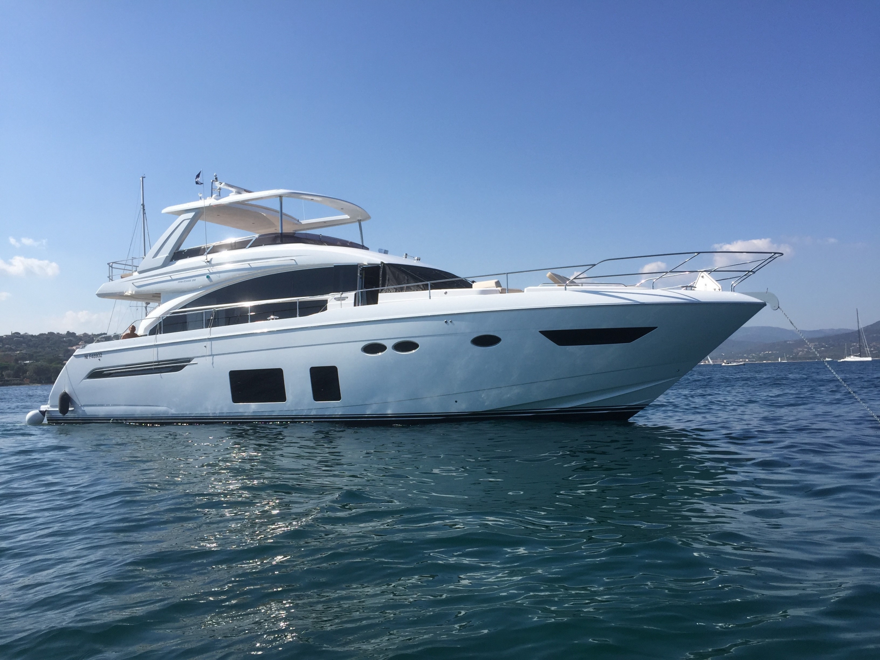BOB FAMILY motor yacht.jpg