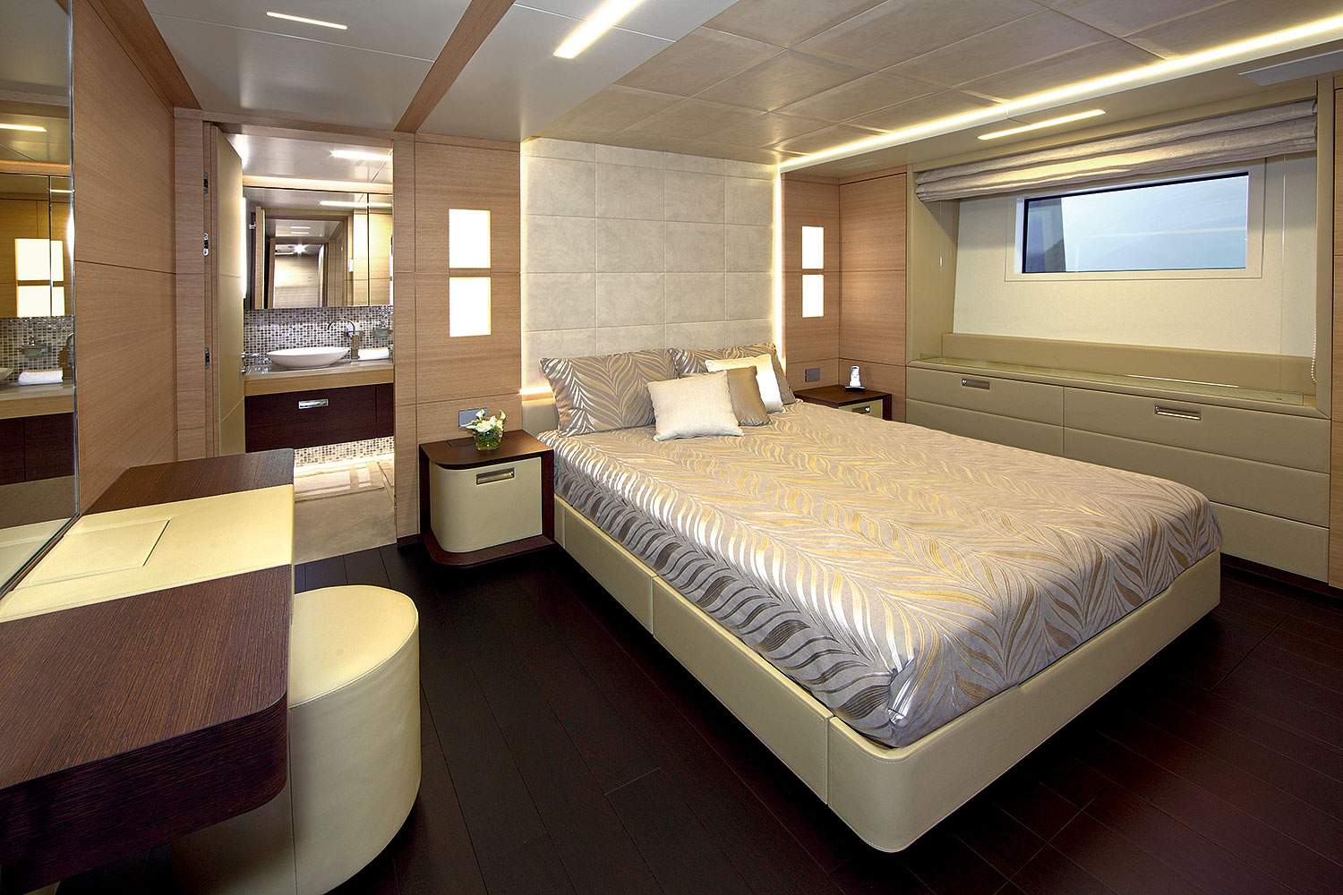BS003 - VIP cabin.jpg