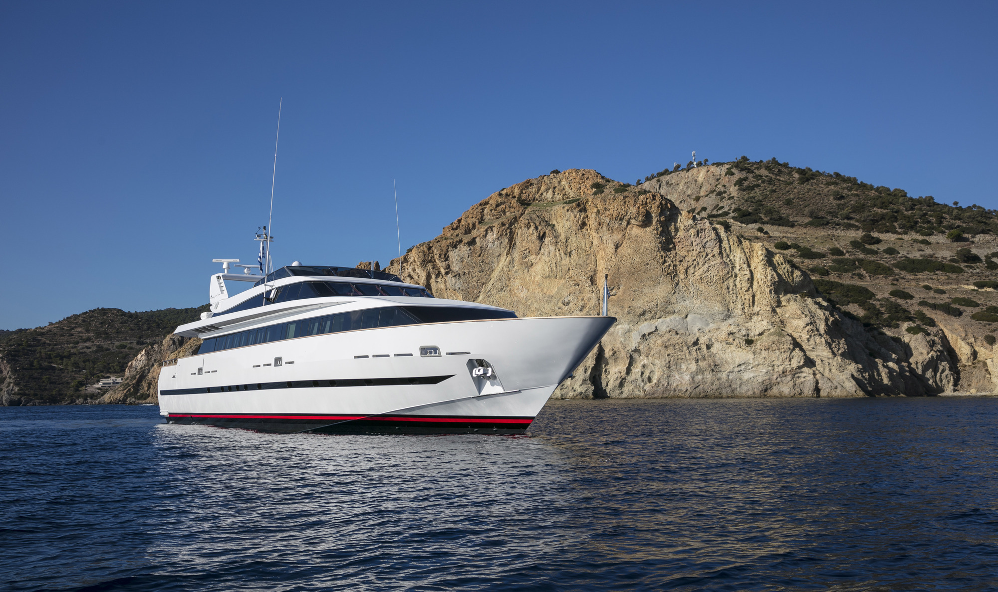 Baglietto Motor Yacht SOLE DI MARE - Bow view.jpg