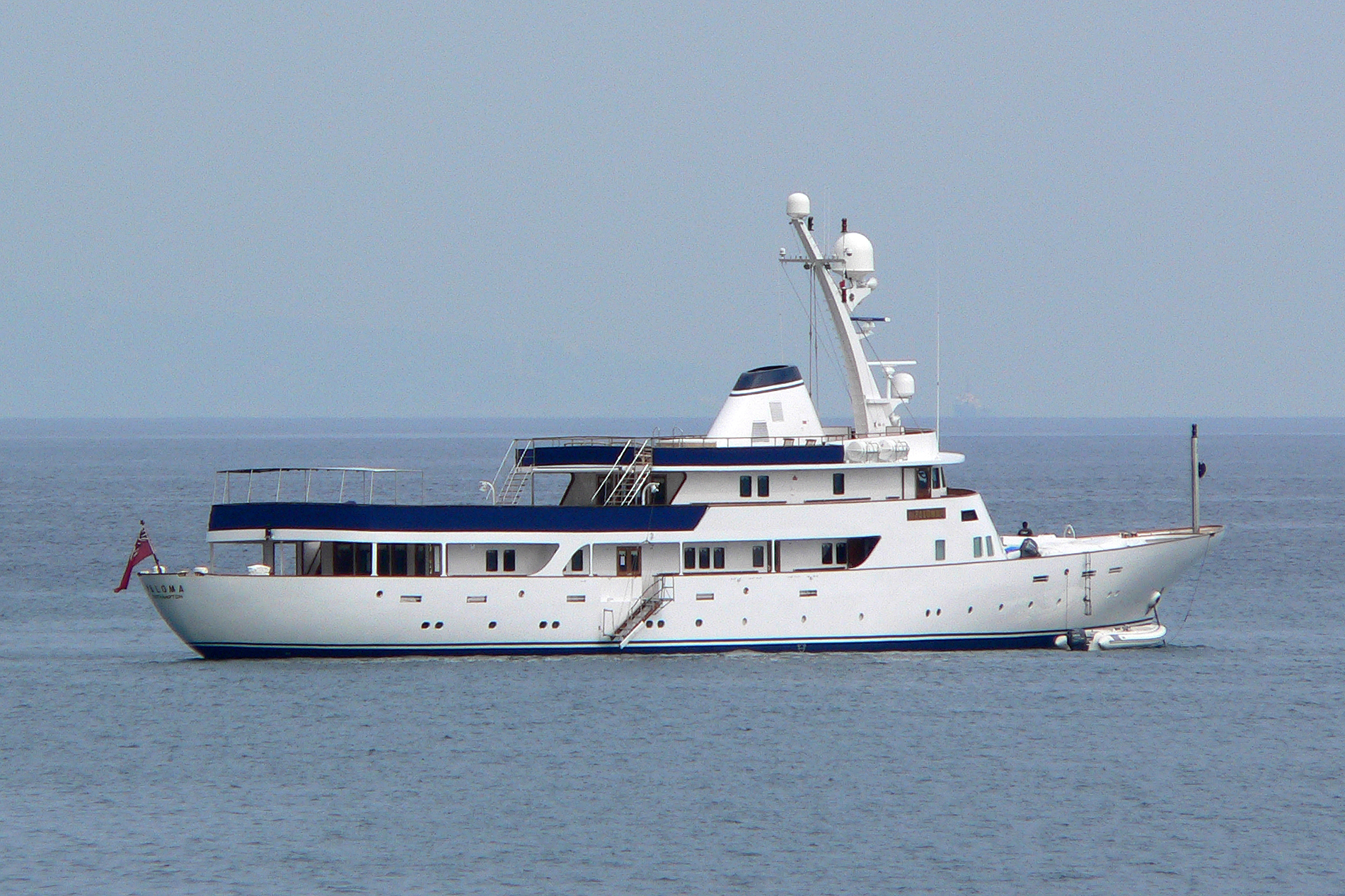 Beluga C yacht.jpg