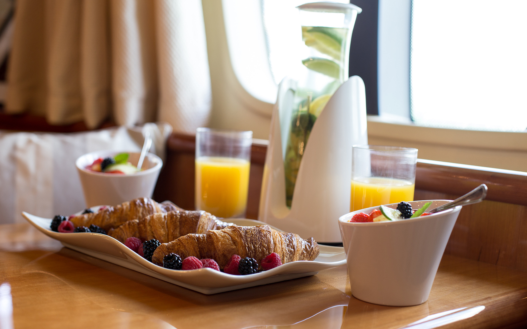 Breakfast dining.jpg