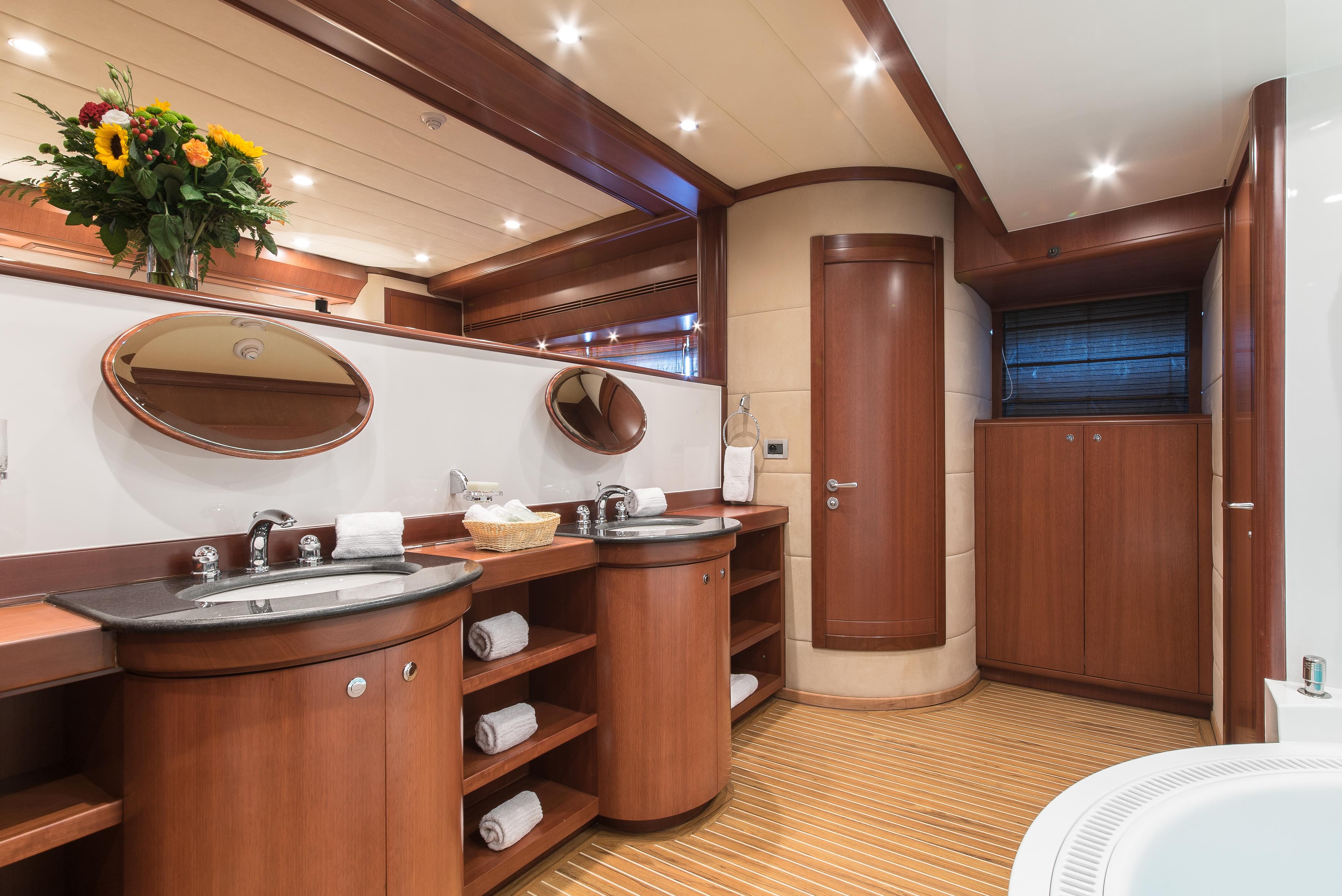 CLARITY-Master-Ensuite-copy-3.jpg