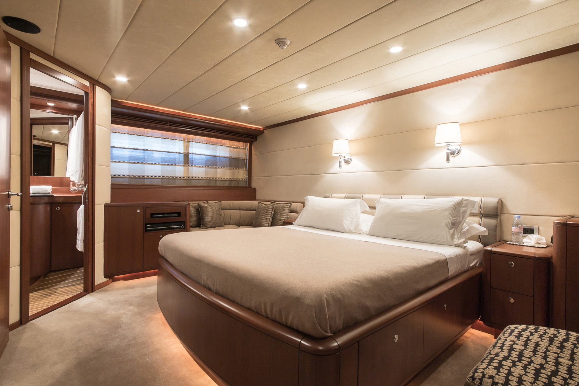 CLARITY-VIP-Cabin-1.jpg