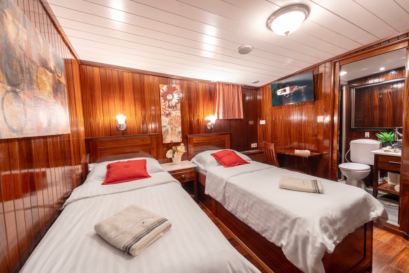 Cabin With Double Bed 03.jpg
