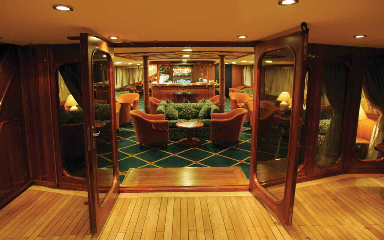 Callisto_Lounge_entrance_.jpg