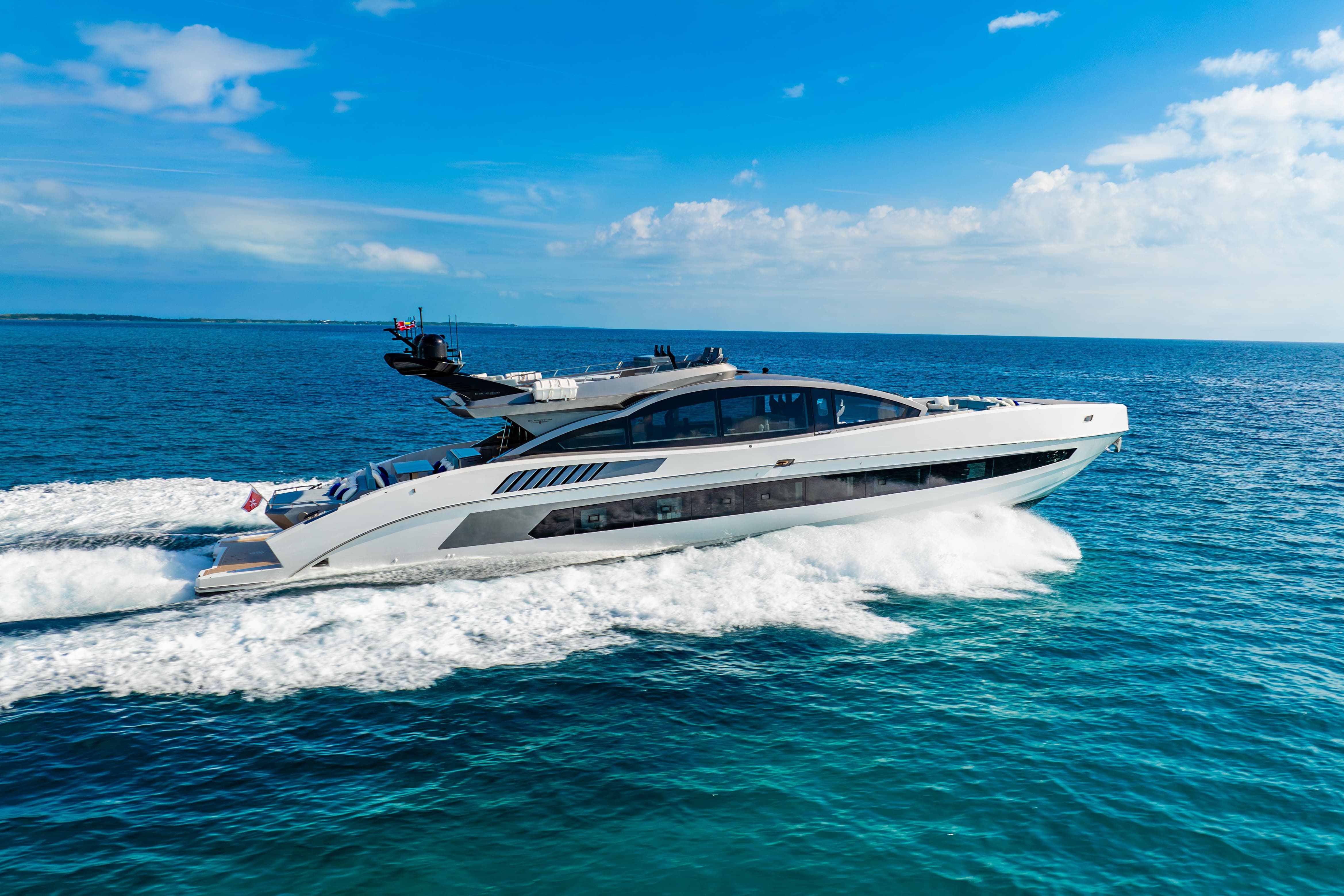 Canados Gladiator 961 yacht M7.jpg