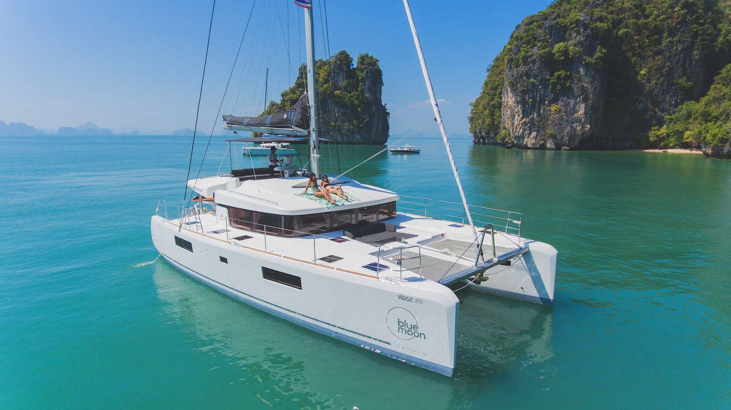 Catamaran yacht BLUE MOON.jpg