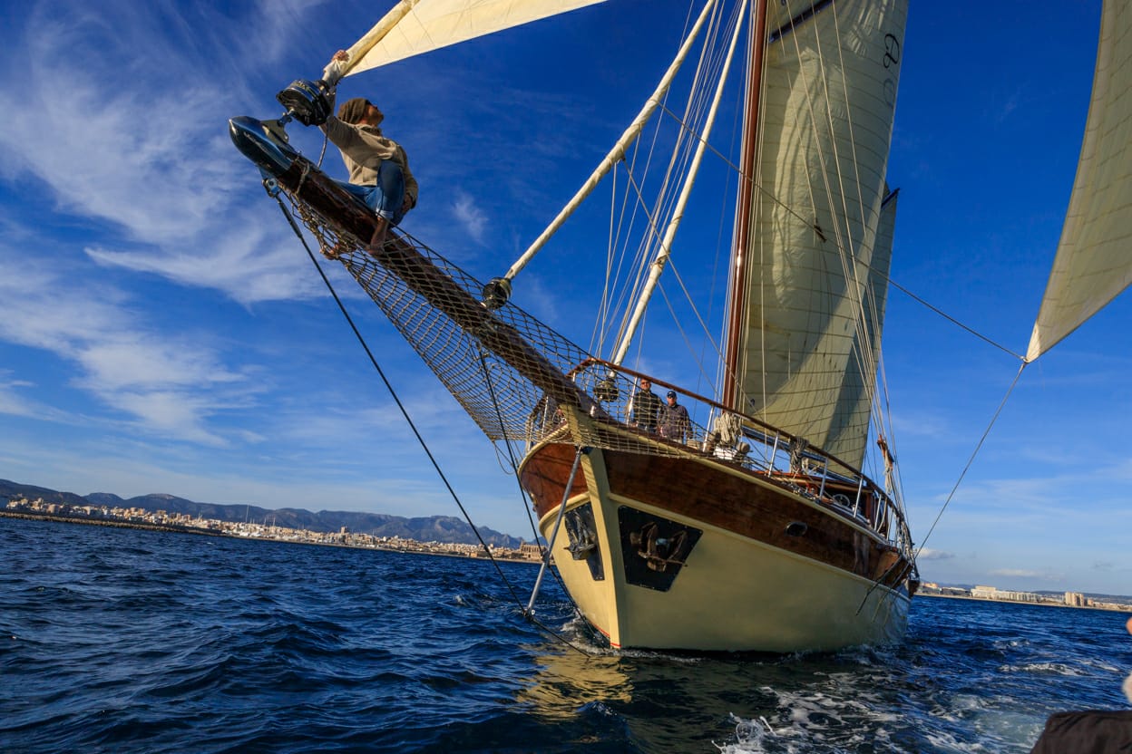 Classic yacht DIRDAM.jpg