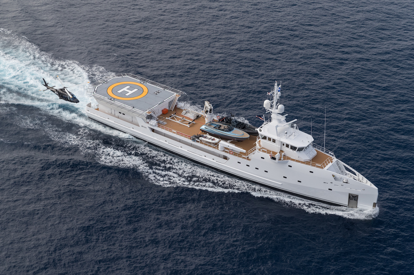 DAMEN Yacht Support GAME CHANGER   - pre refit (3).jpg