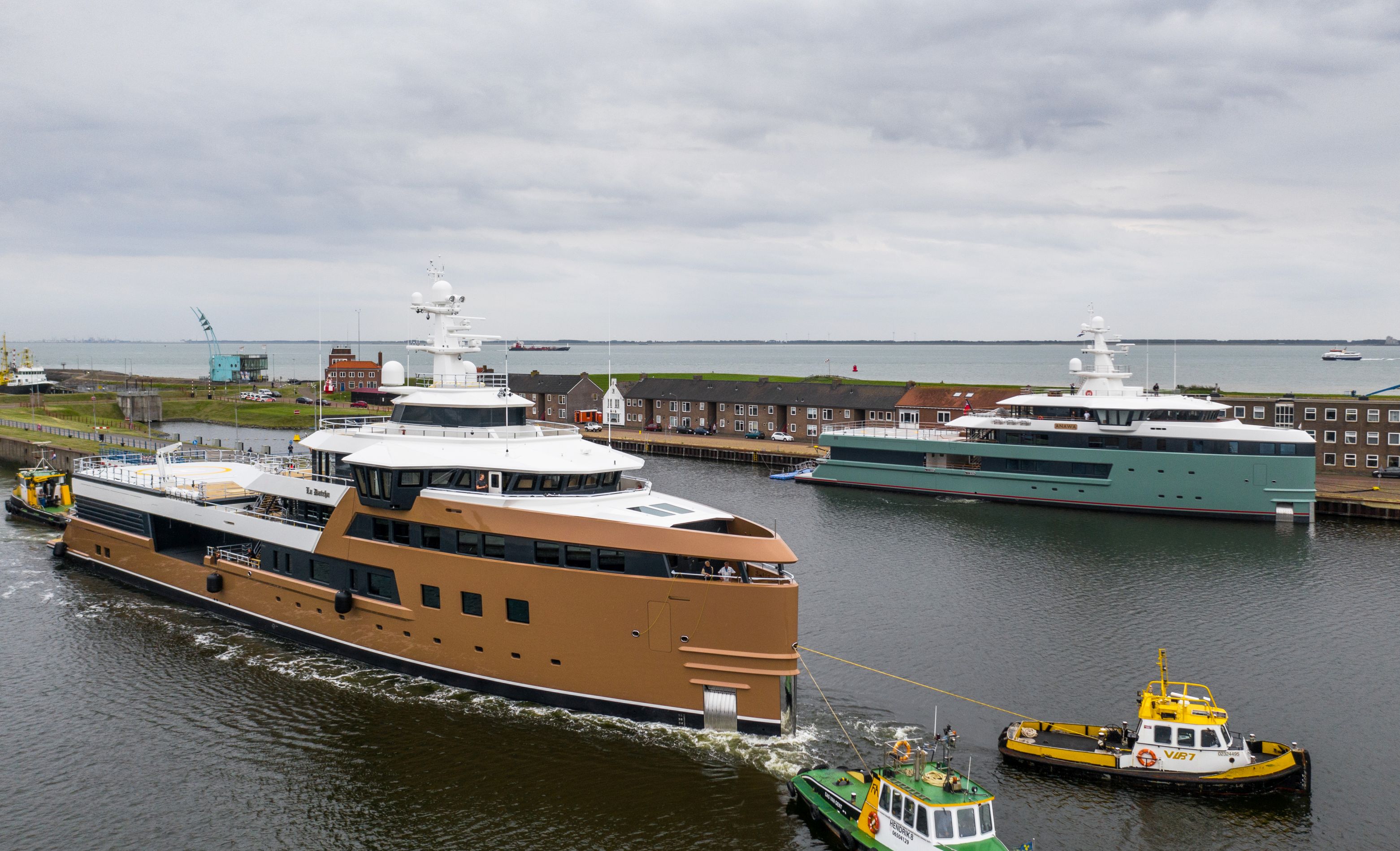 Damen Yachting SeaXplorer 77 LA DATCHA and SeaXplorer 62 ANAWA superyacht.jpg
