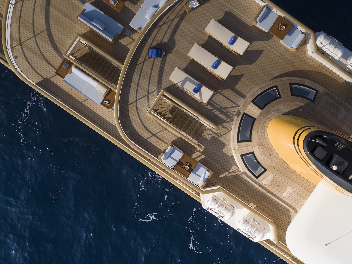 Deck close up ©Guillaume Plisson for Turquoise Yachts.jpg