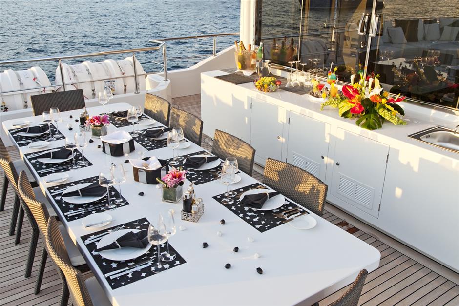 Dining table  00003.jpg