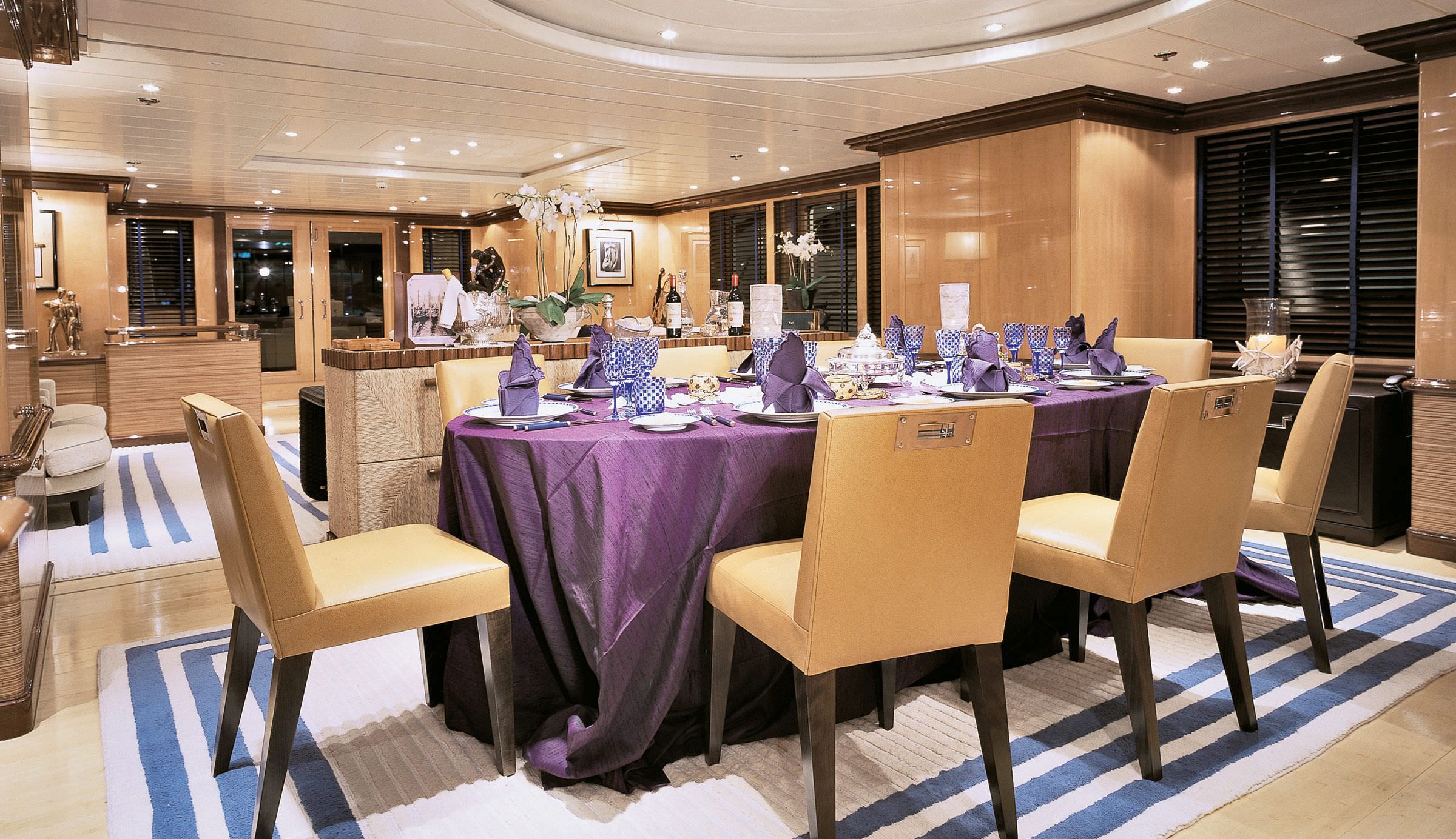Dining table.jpg
