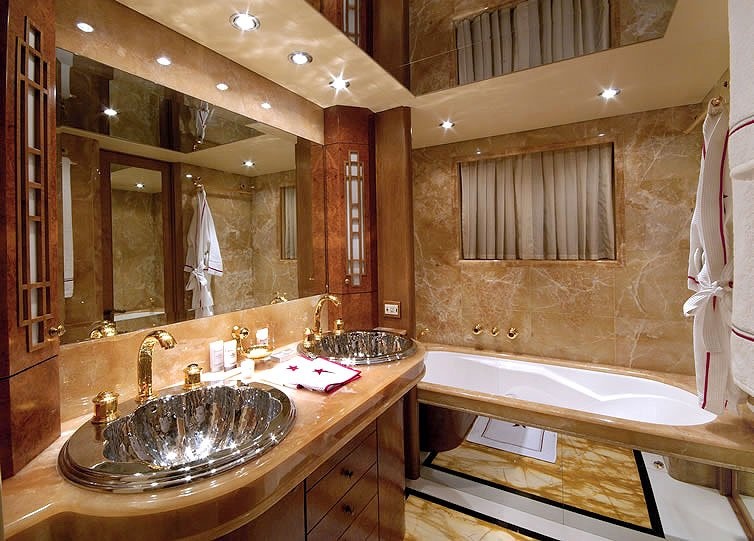 Double Cabin - bathroom00004.jpg