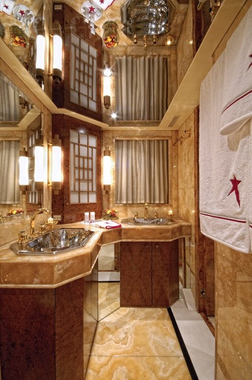Double Cabin - bathroom00005.jpg