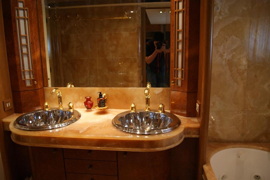 Double Cabin - bathroom00006.jpg