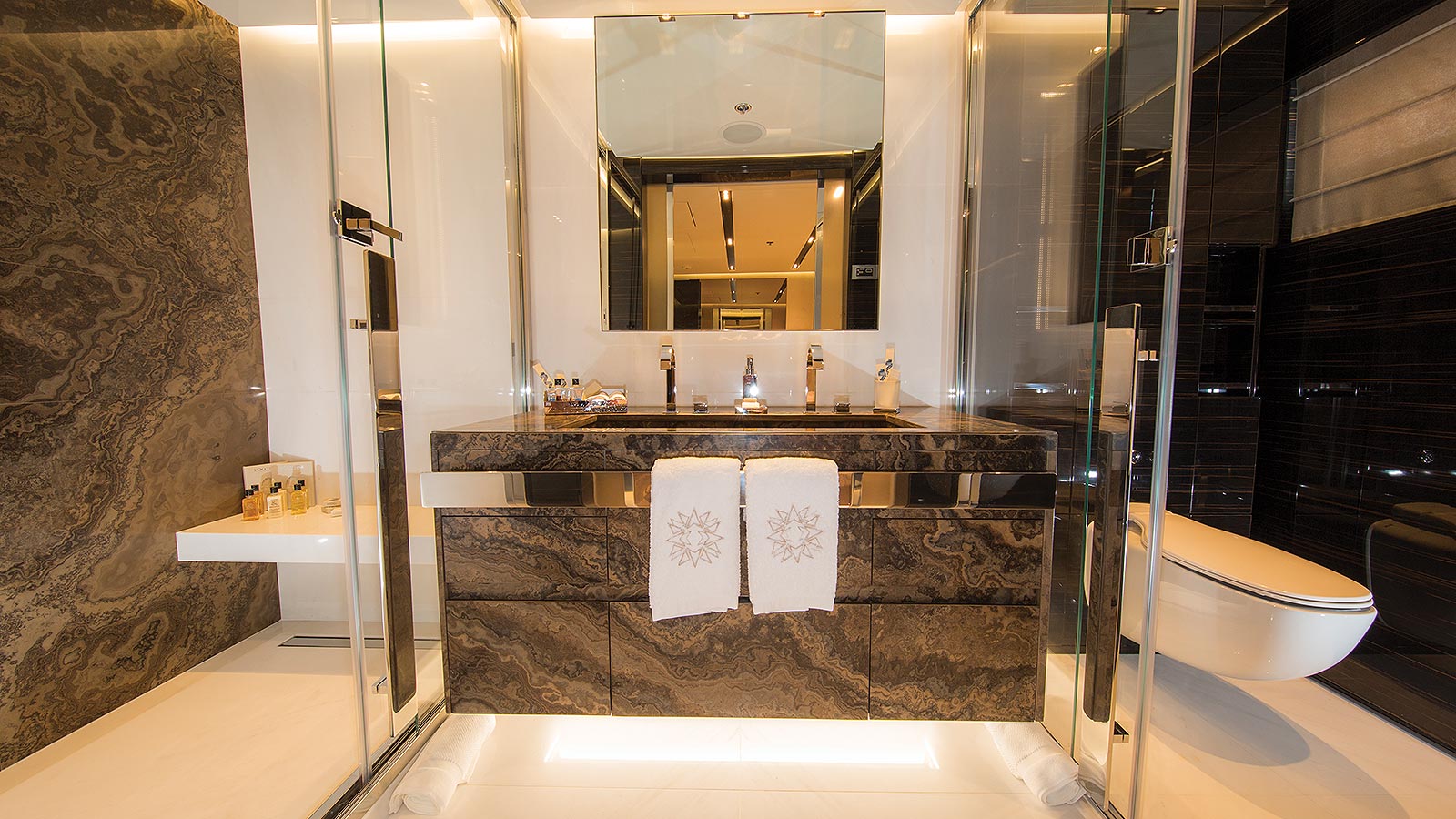 Double Cabin Ensuite.jpg