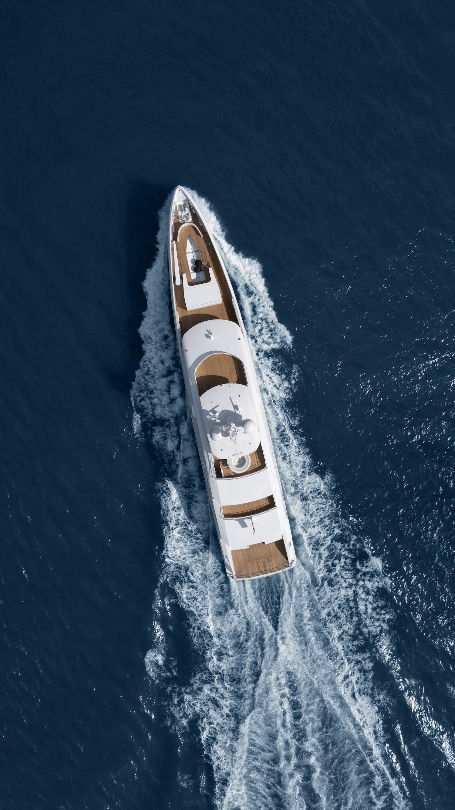 ELA superyacht © Ruben Griffioen.jpg