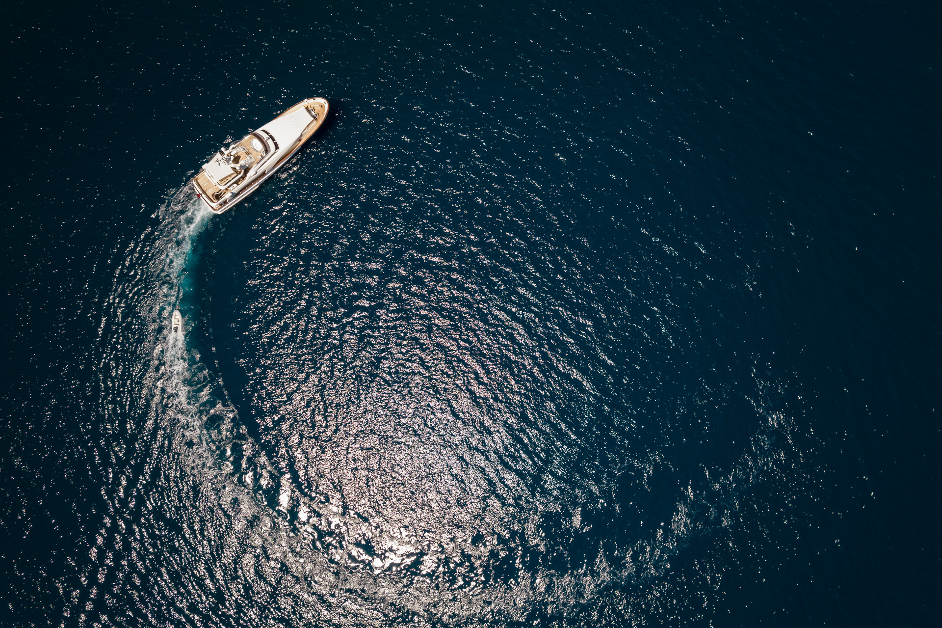 Endless Summer yacht - aerial.jpg