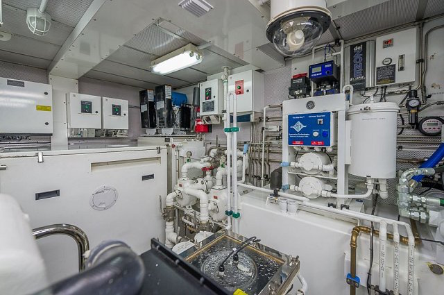 Engine room 00003.jpg