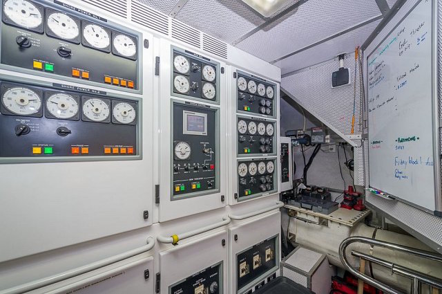 Engine room 00014.jpg