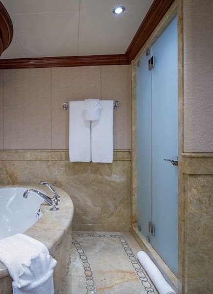 Ensuite  00014.jpg