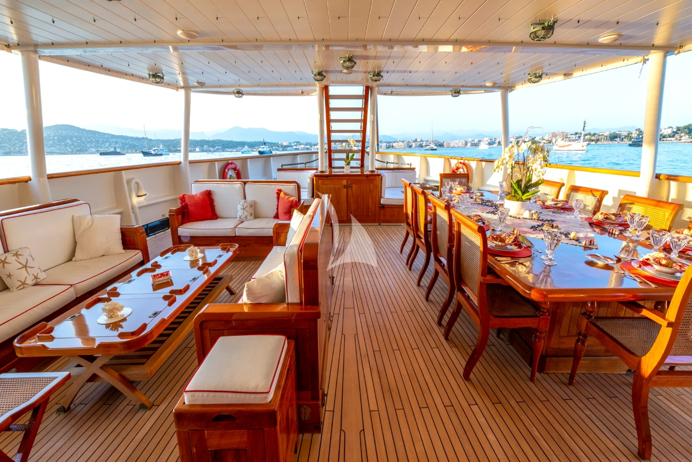 Exterio Relaxation Area With Dining.jpg