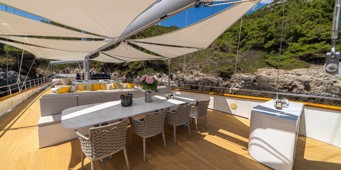 Exterior Relaxation Area 01.jpg