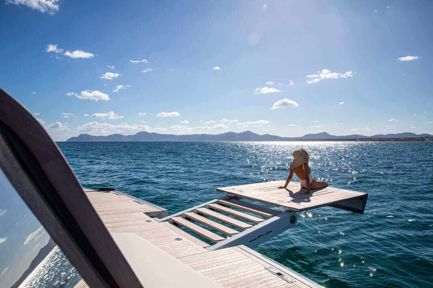 Exterior Swimming Platform 01.jpg