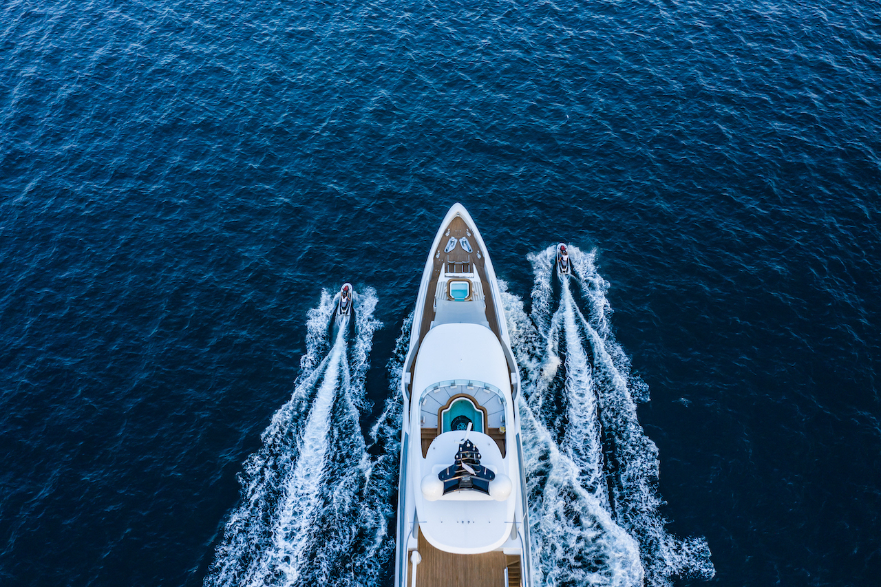Exterior with water toys.jpg