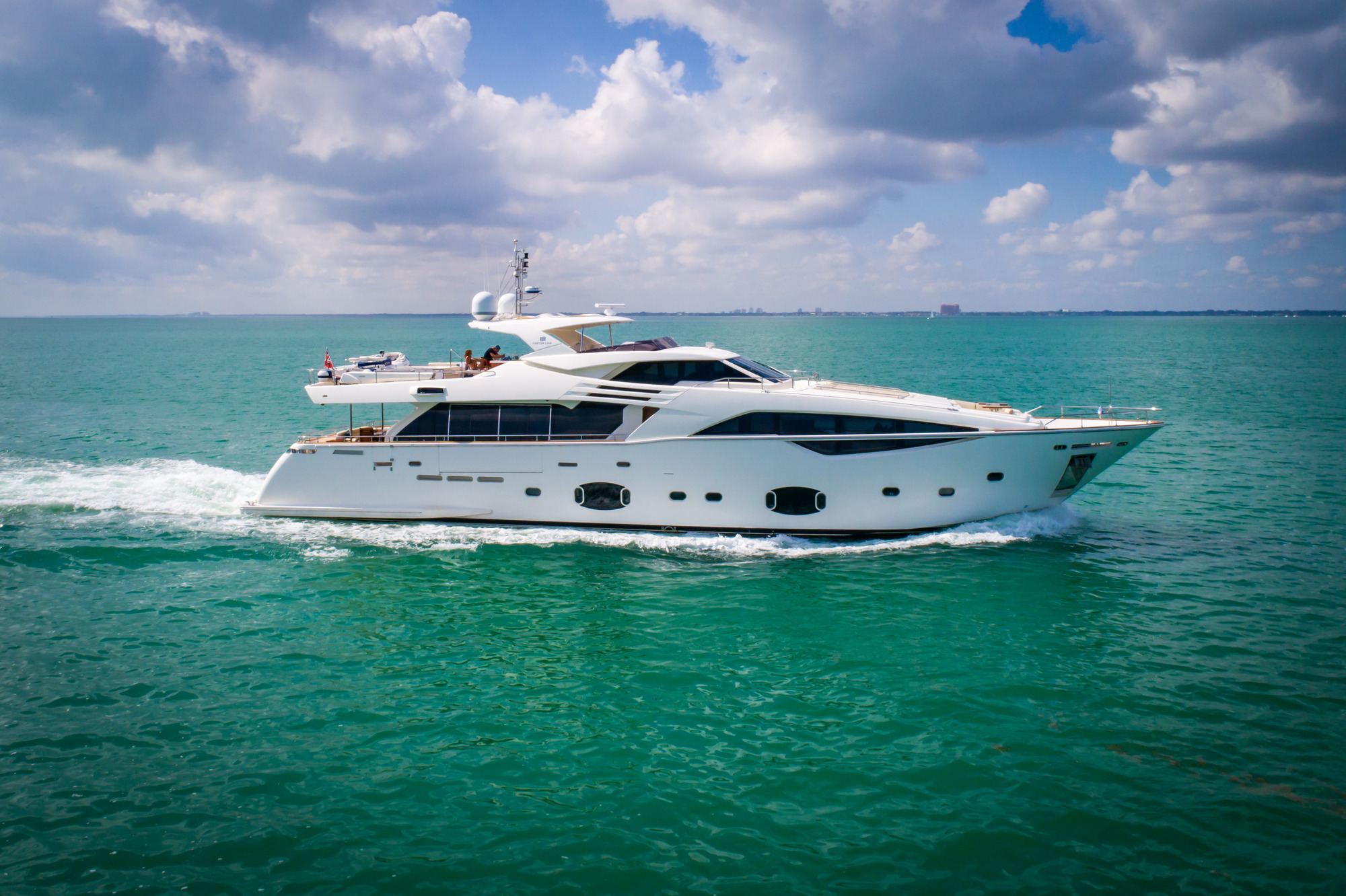 Ferretti 100 AMORE MIO - Cruising.jpg