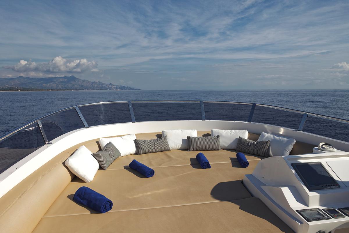 Fly bridge sunpad.jpg