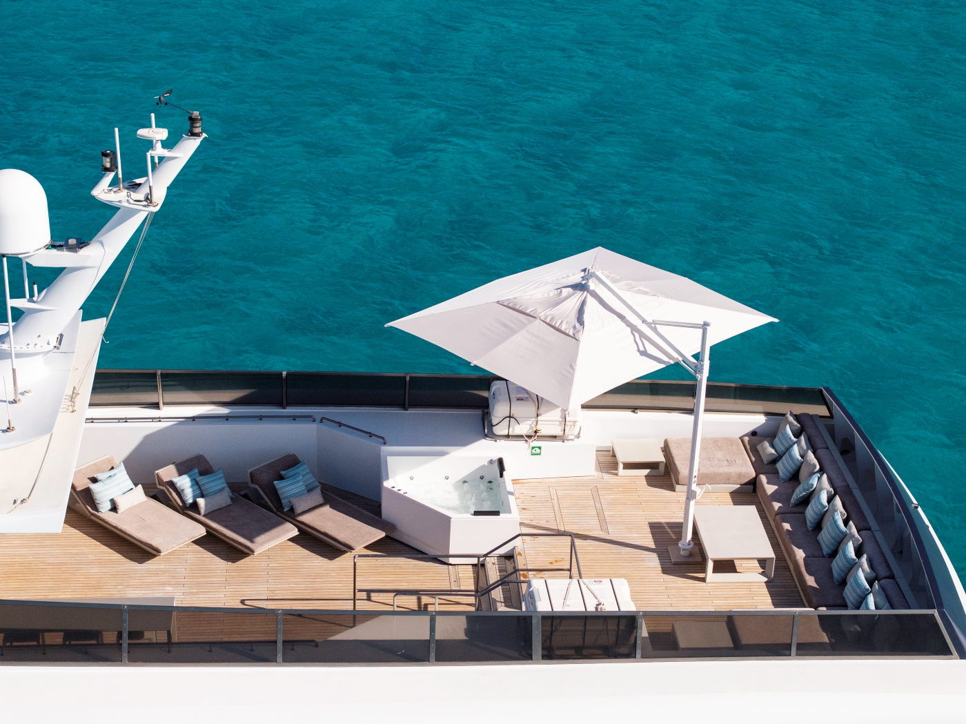 Flybridge 03.jpg