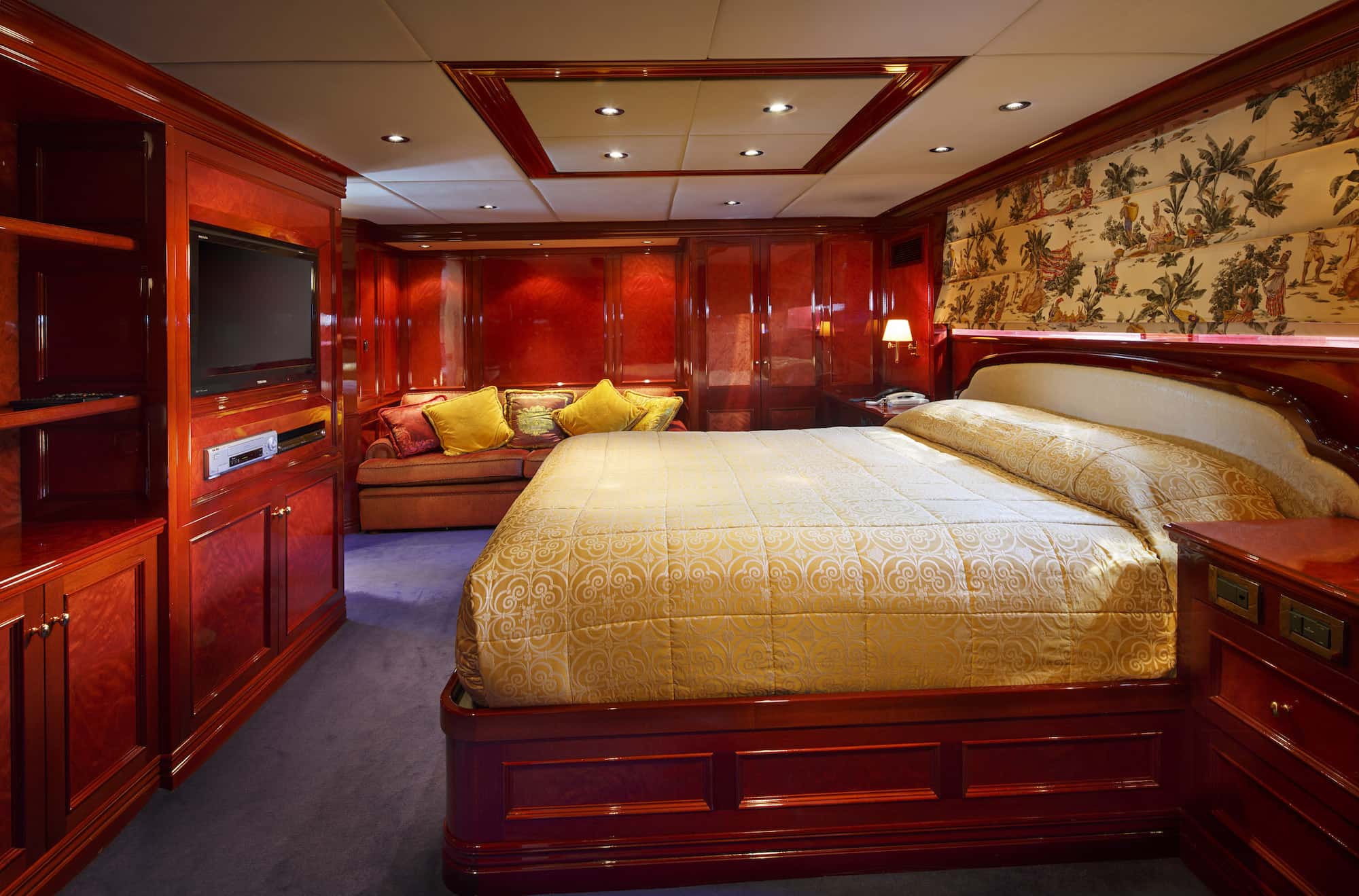Flying-Fish-King-Stateroom-01.jpg