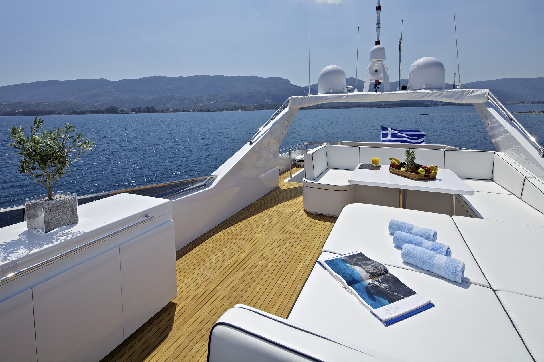 GIOE I sundeck.jpg