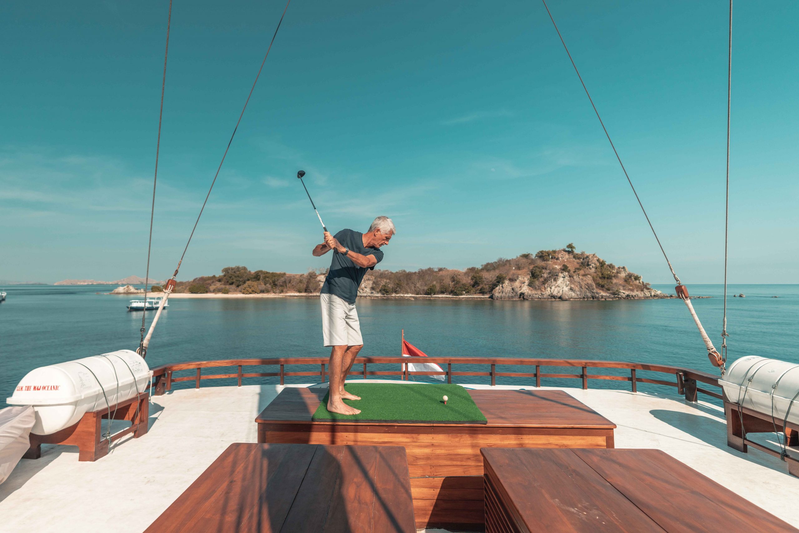 Golf platform on upper deck.jpg