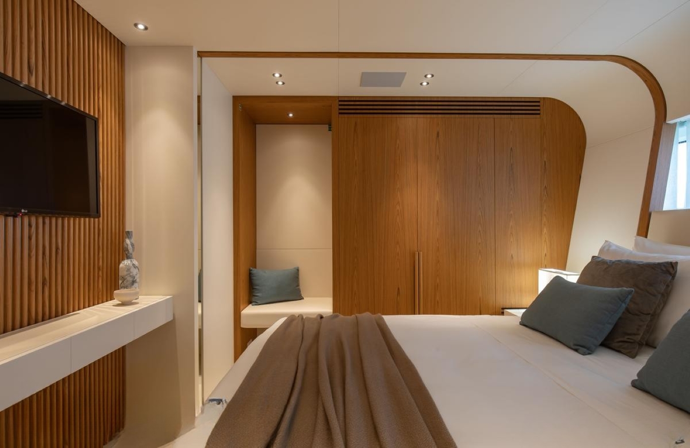 Guest Cabin 01.jpg