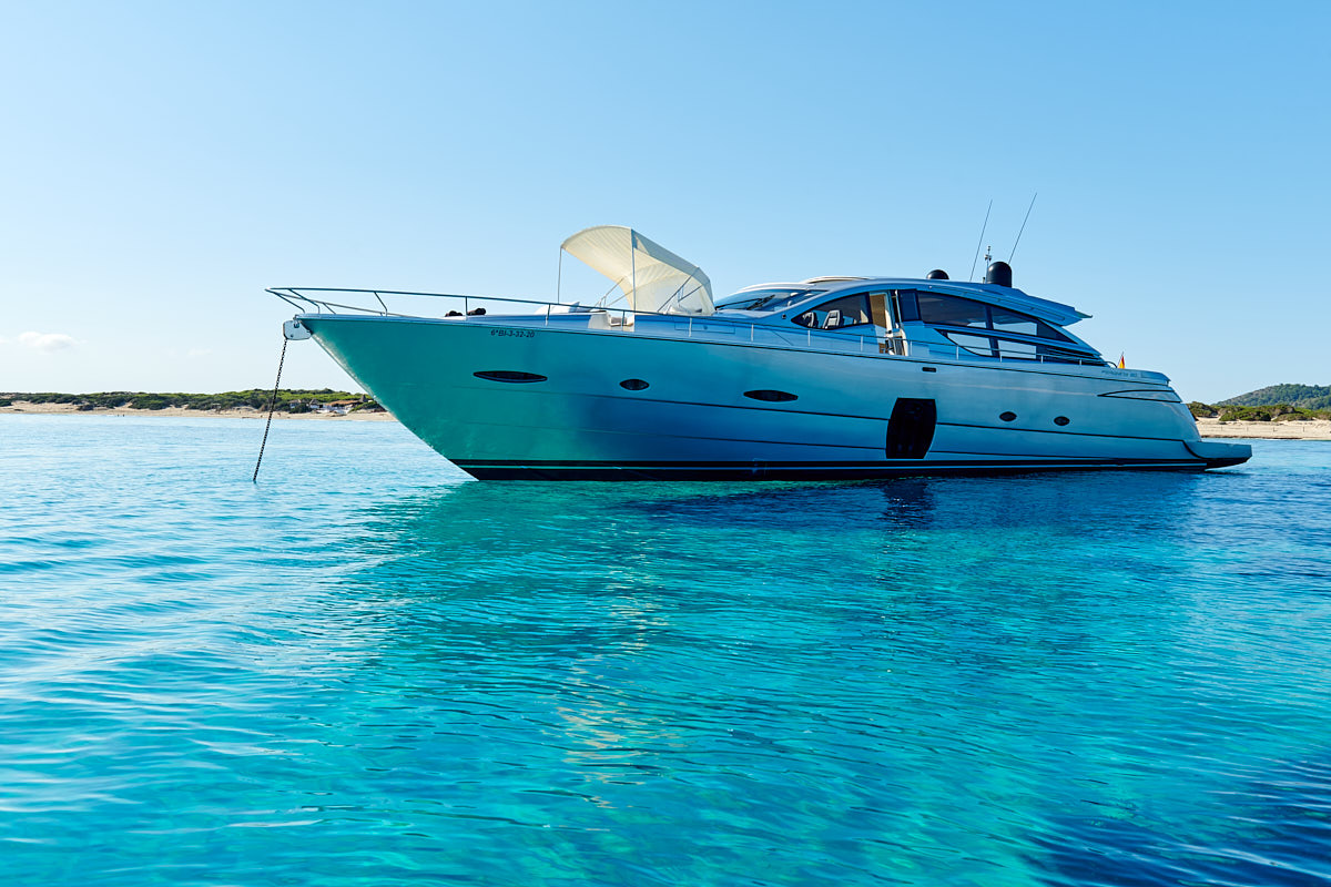HALLEY yacht.jpg