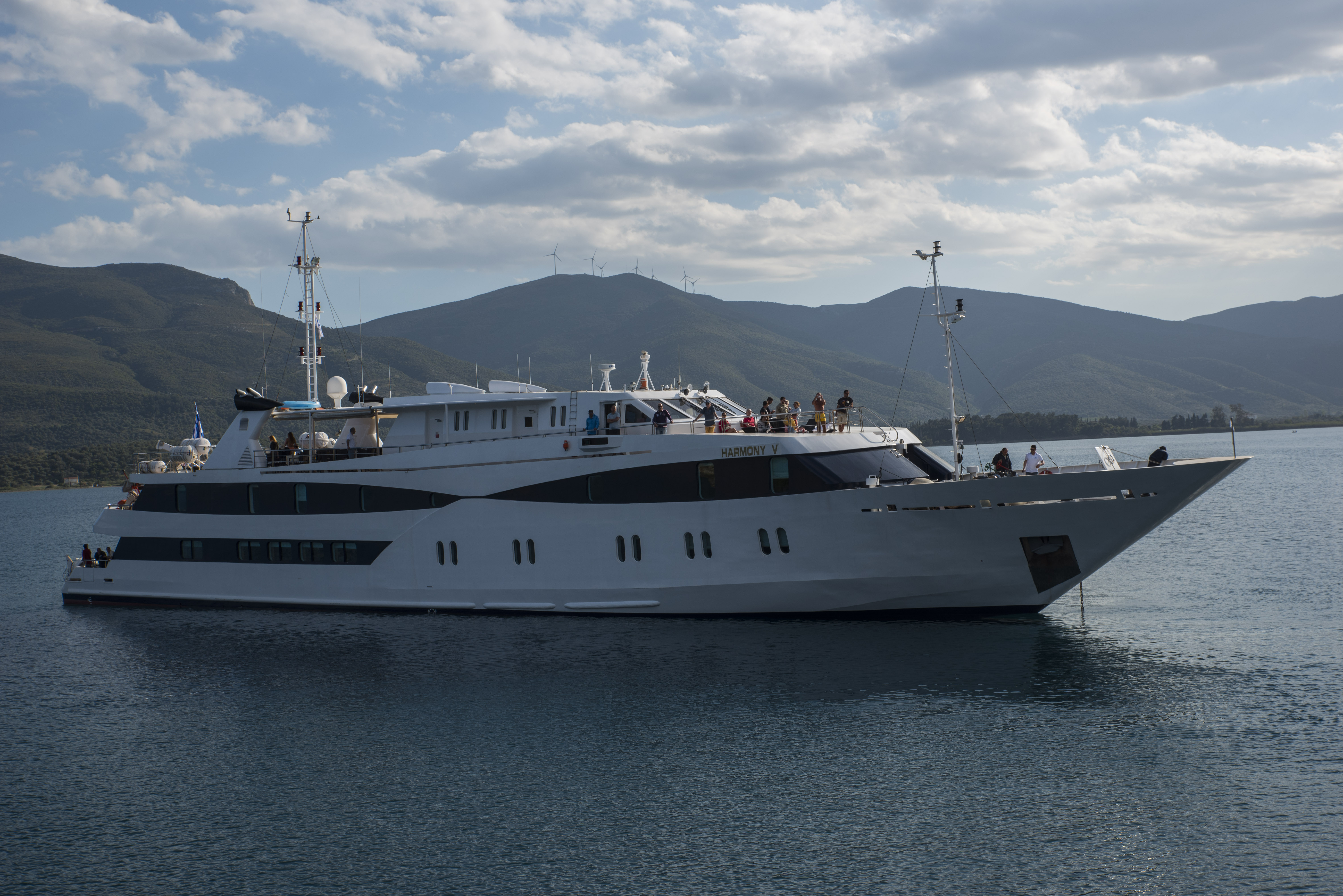Harmony V starboard profile.jpg