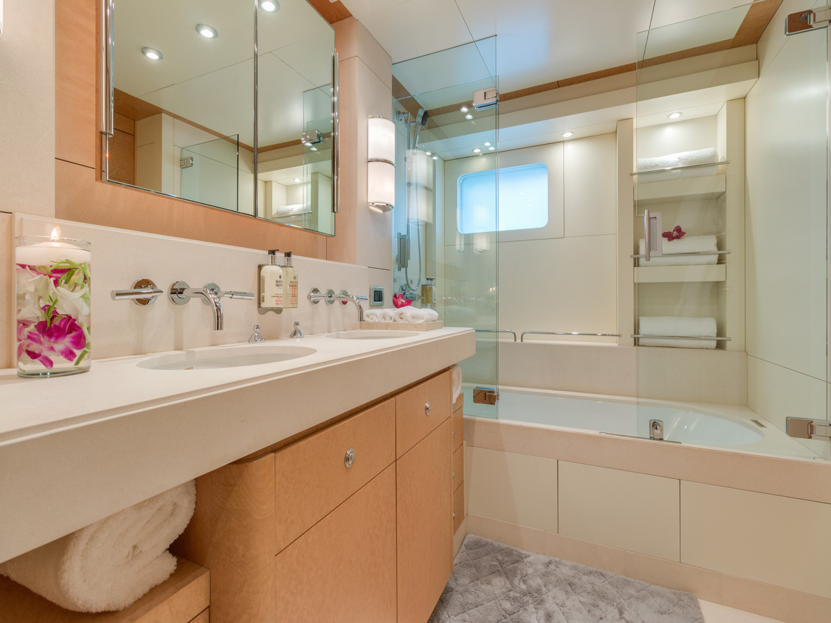 His and hers sinks in ensuite.jpg