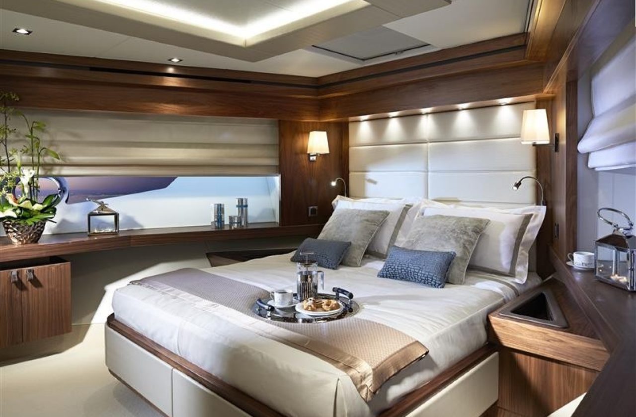 INSOMNIA Sistership Interior - VIP cabin.jpg