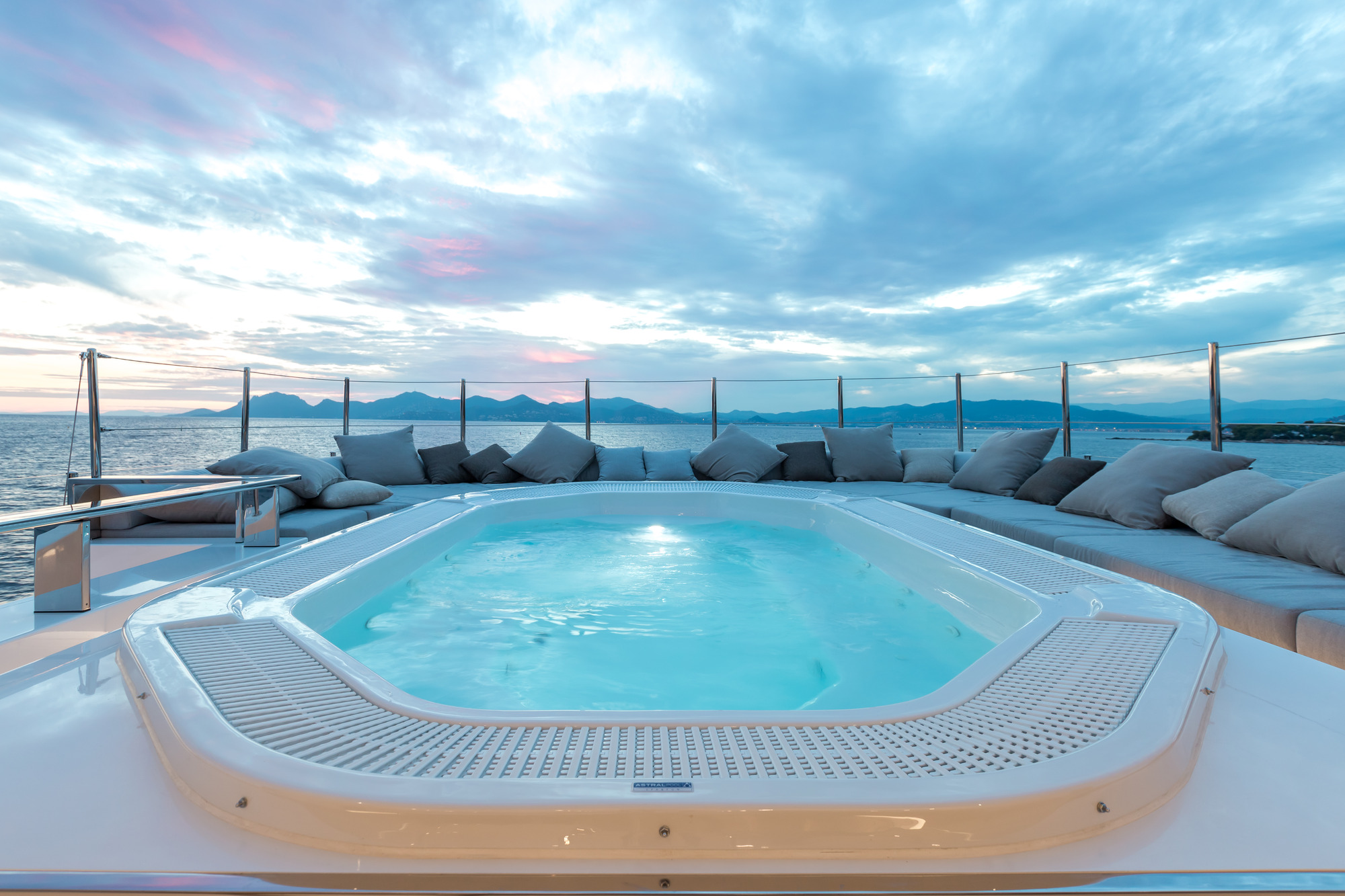 Jacuzzi Pool.jpg