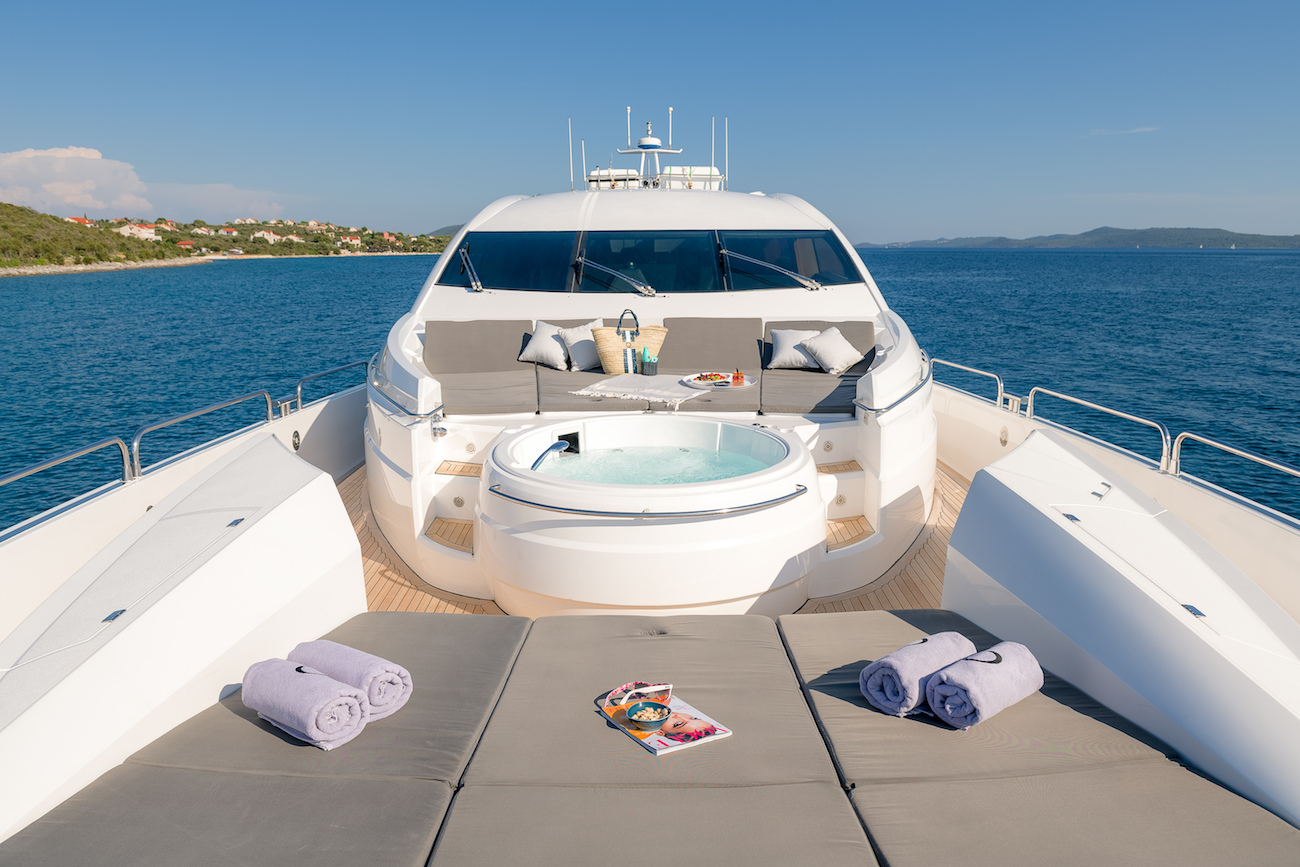 Jacuzzi and sunpads.jpg