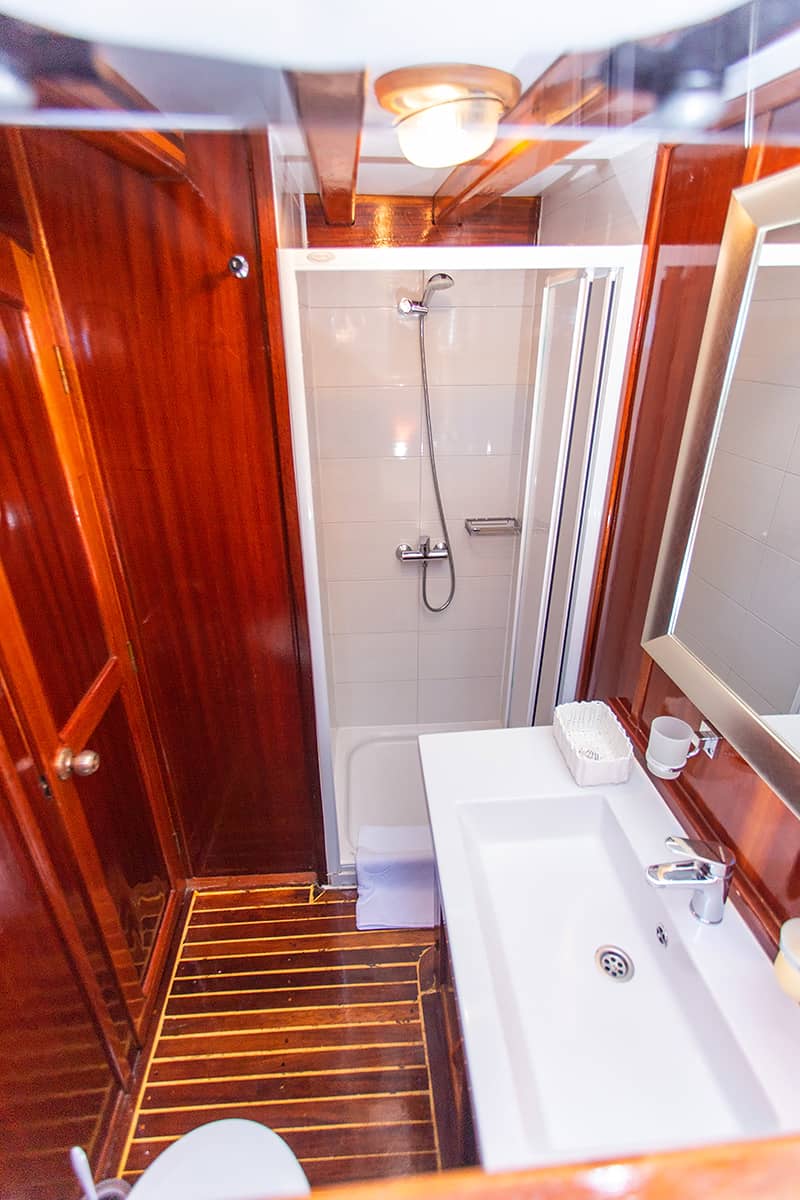 KADENA-Bathroom.jpg